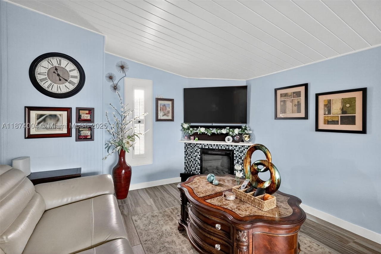 Real estate property located at 7120 Wilson St, Broward, Heritage Homes First Add, Hollywood, FL