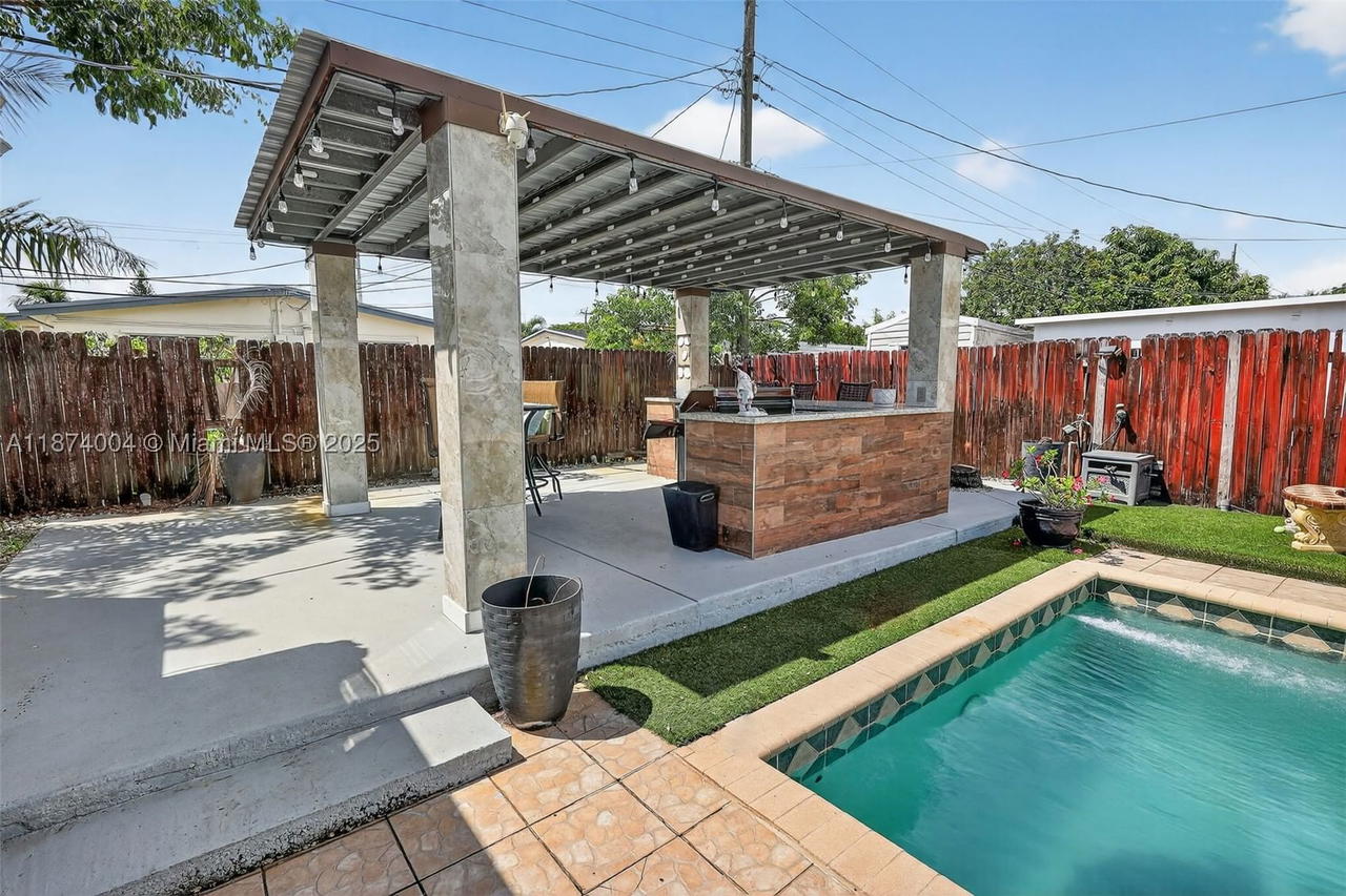 Real estate property located at 7120 Wilson St, Broward, Heritage Homes First Add, Hollywood, FL