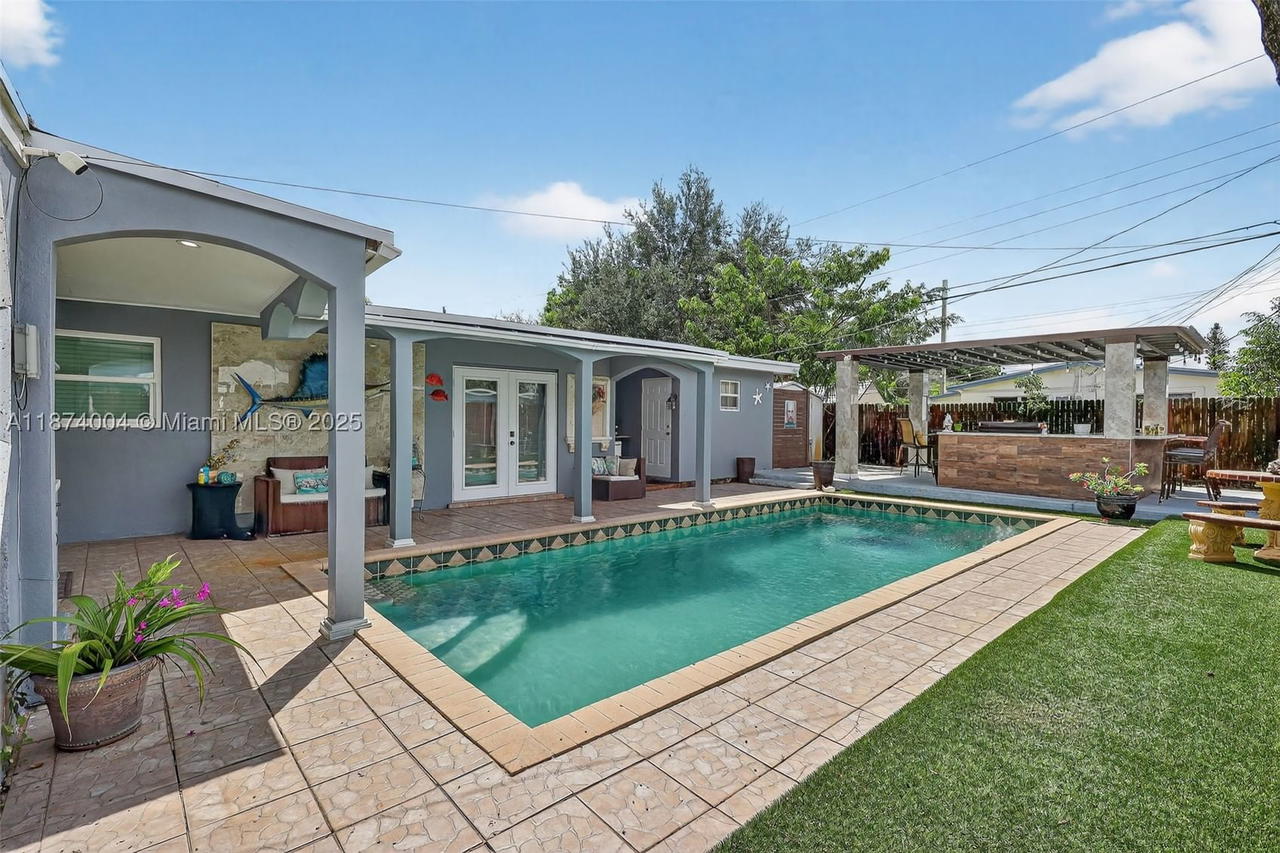 Real estate property located at 7120 Wilson St, Broward, Heritage Homes First Add, Hollywood, FL