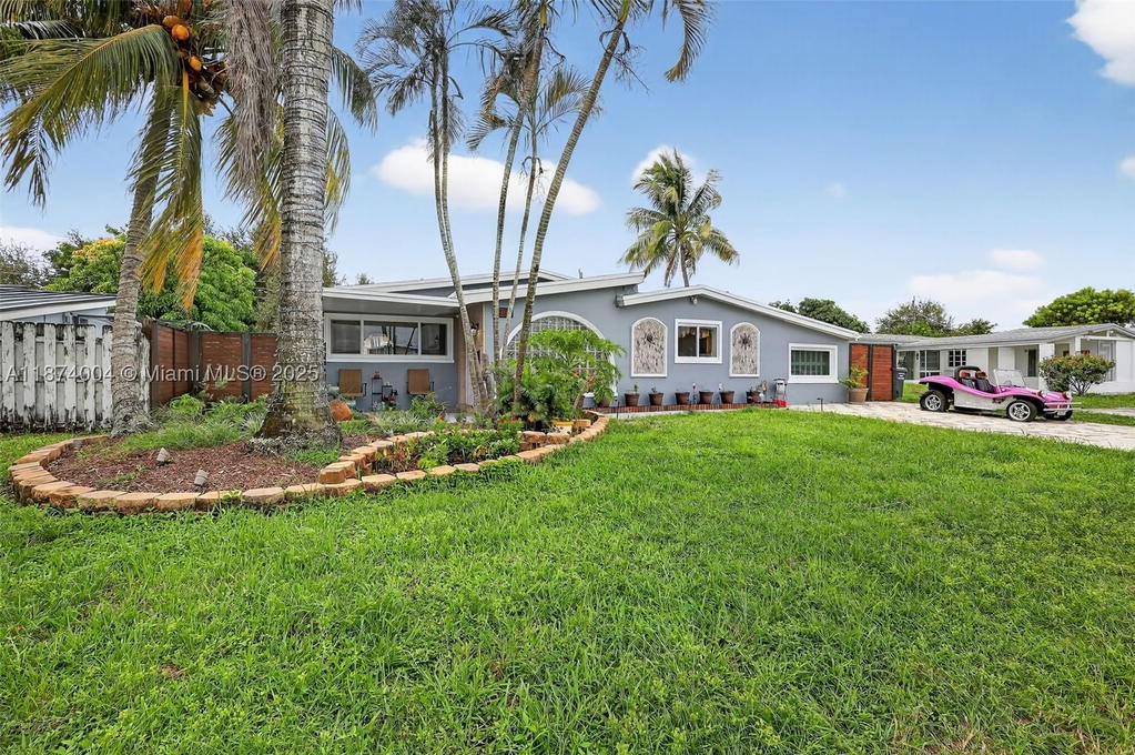Real estate property located at 7120 Wilson St, Broward, Heritage Homes First Add, Hollywood, FL