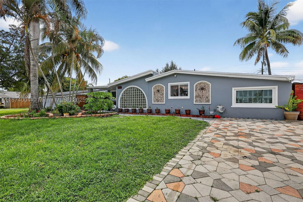Real estate property located at 7120 Wilson St, Broward, Heritage Homes First Add, Hollywood, FL