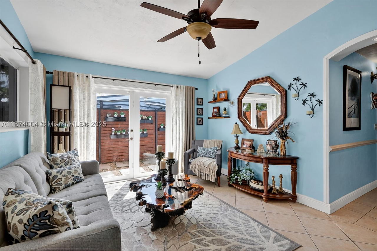 Real estate property located at 7120 Wilson St, Broward, Heritage Homes First Add, Hollywood, FL