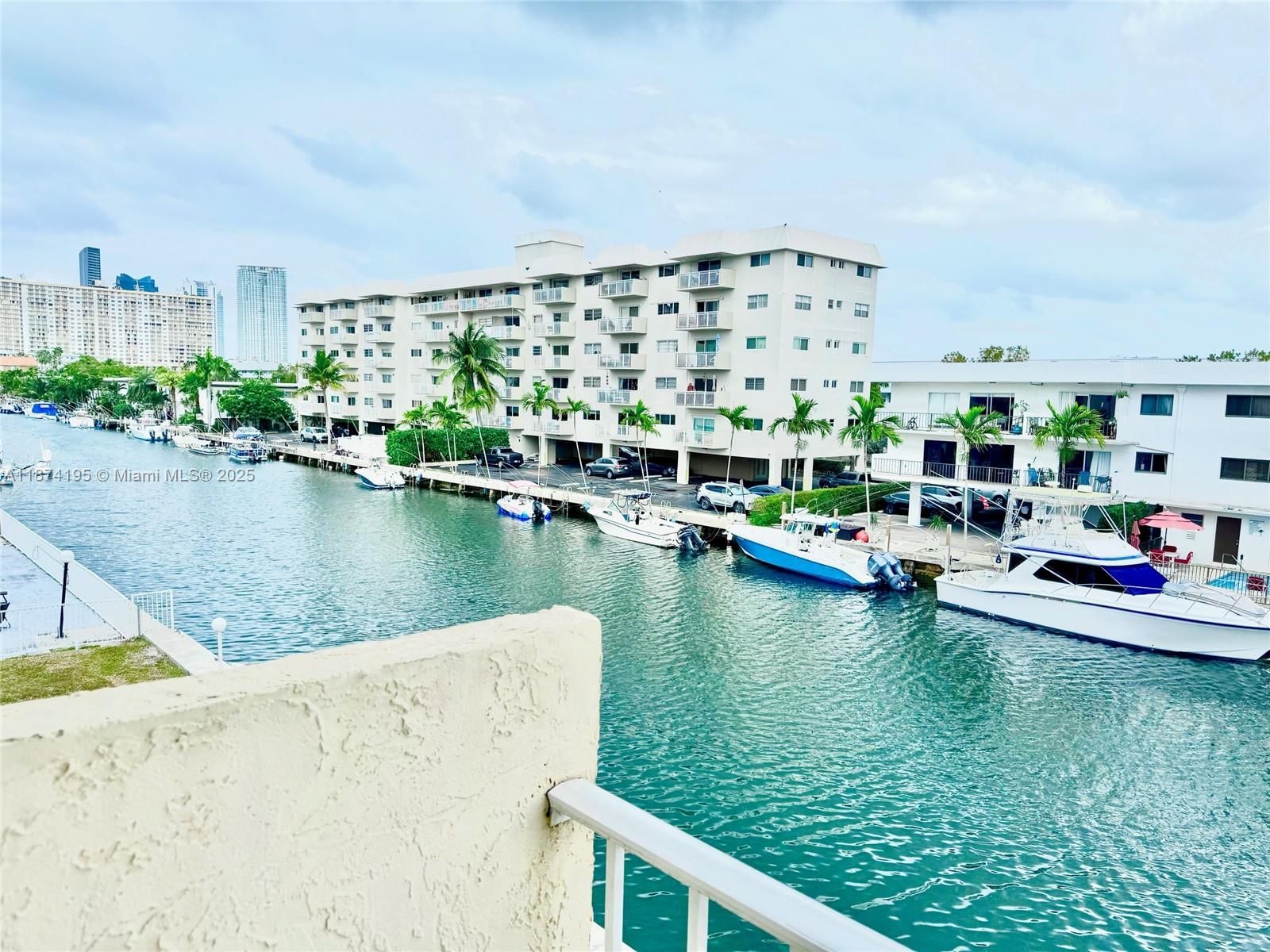 Real estate property located at 3522 171st St #303, Miami-dade, Riviera Isles Condo, North Miami Beach, FL