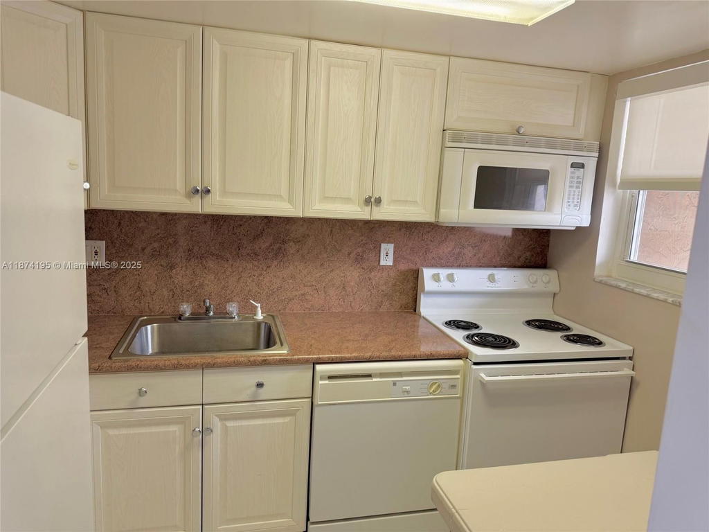 Real estate property located at 3522 171st St #303, Miami-dade, Riviera Isles Condo, North Miami Beach, FL