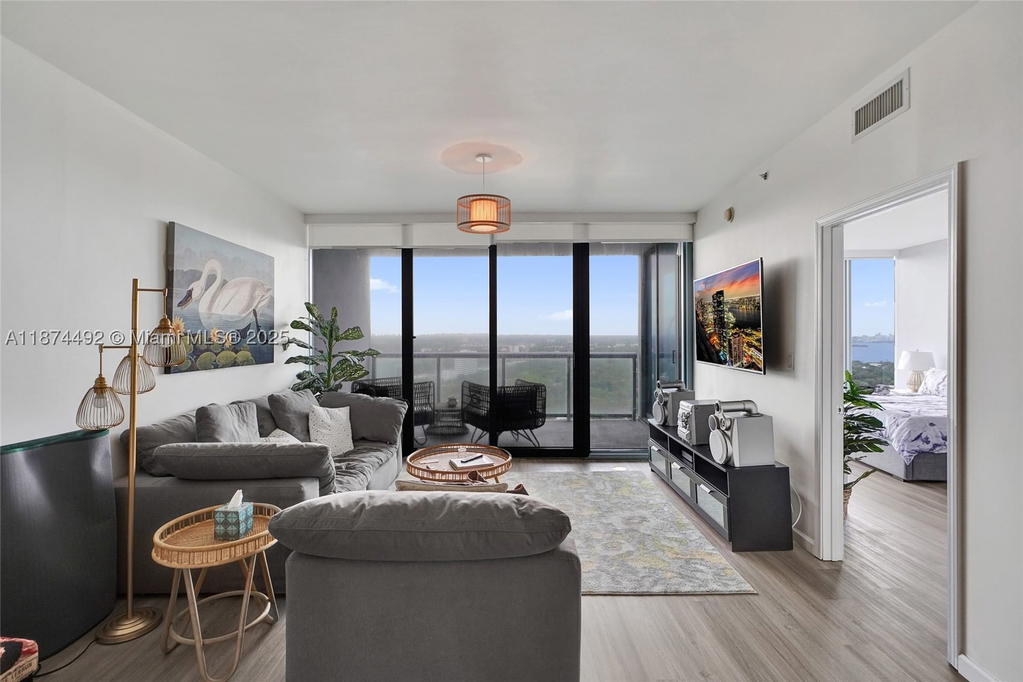Real estate property located at 601 36th St #2703, Miami-dade, Blue Condo, Miami, FL