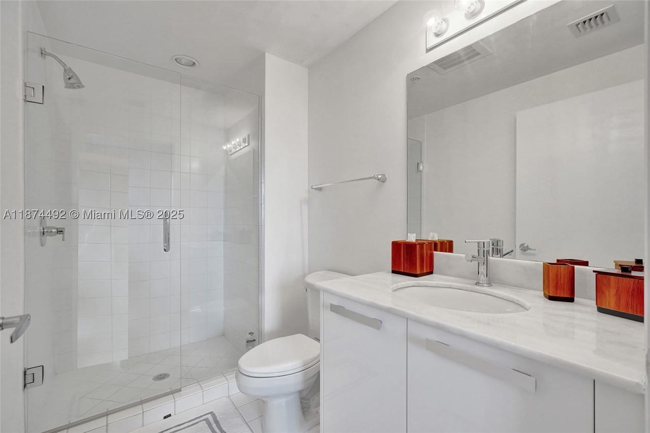 Real estate property located at 601 36th St #2703, Miami-dade, Blue Condo, Miami, FL