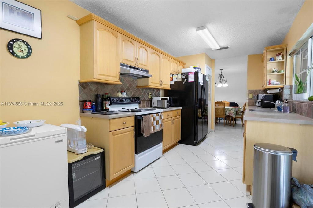 Real estate property located at 4211 135th Ave, Miami-dade, San Sebastian Unit No 5, Miami, FL