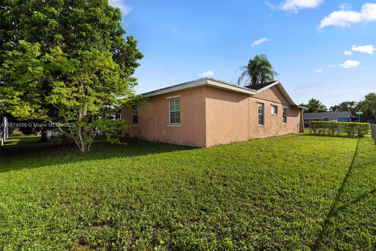 Real estate property located at 4211 135th Ave, Miami-dade, San Sebastian Unit No 5, Miami, FL