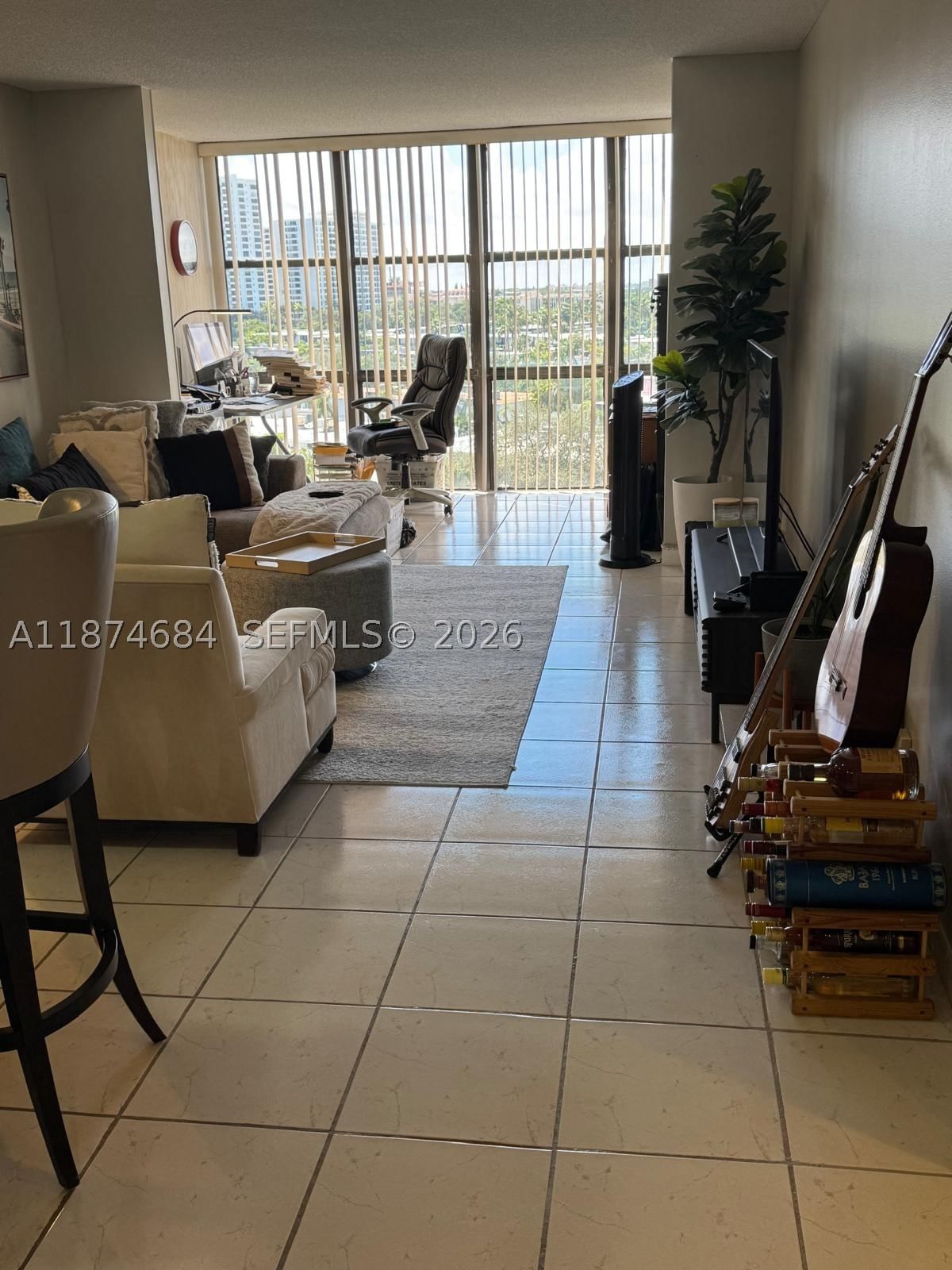 Real estate property located at 1000 Parkview Dr #805, Broward, Oceanview Park Condo, Hallandale Beach, FL