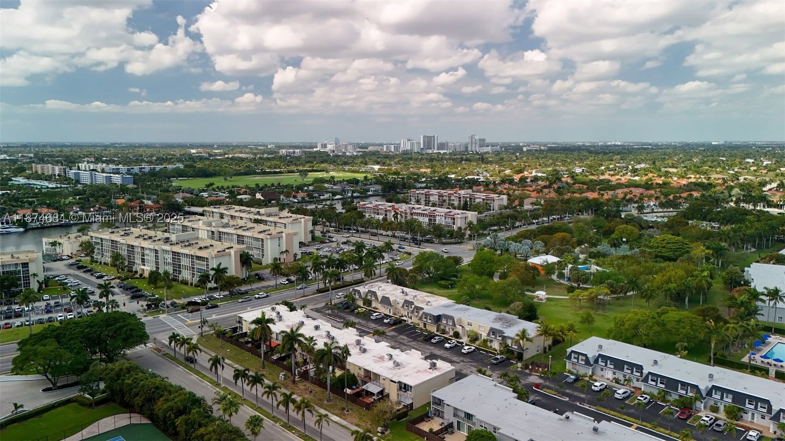 Real estate property located at 1000 Parkview Dr #805, Broward, Oceanview Park Condo, Hallandale Beach, FL