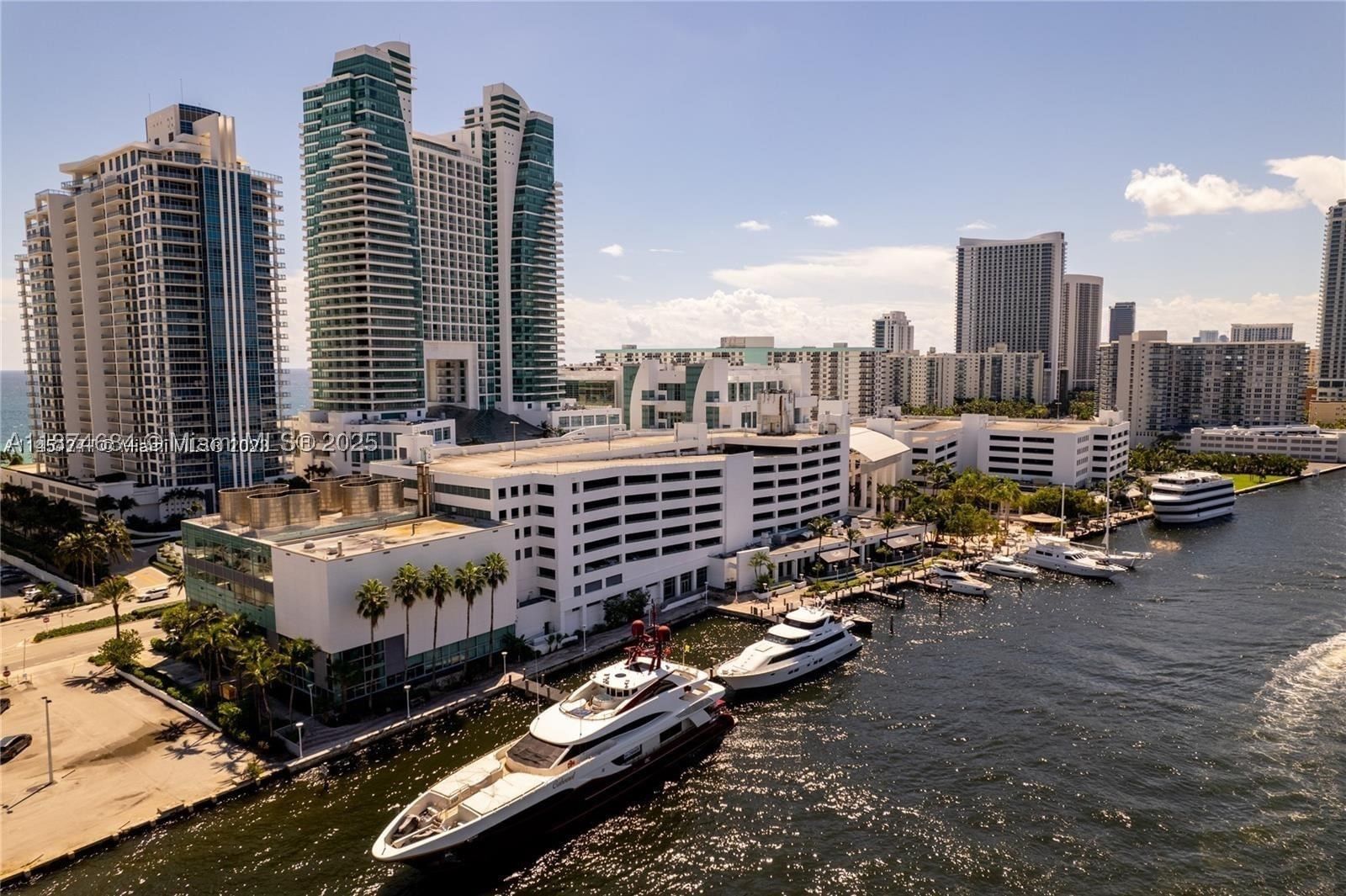 Real estate property located at 1000 Parkview Dr #805, Broward, Oceanview Park Condo, Hallandale Beach, FL
