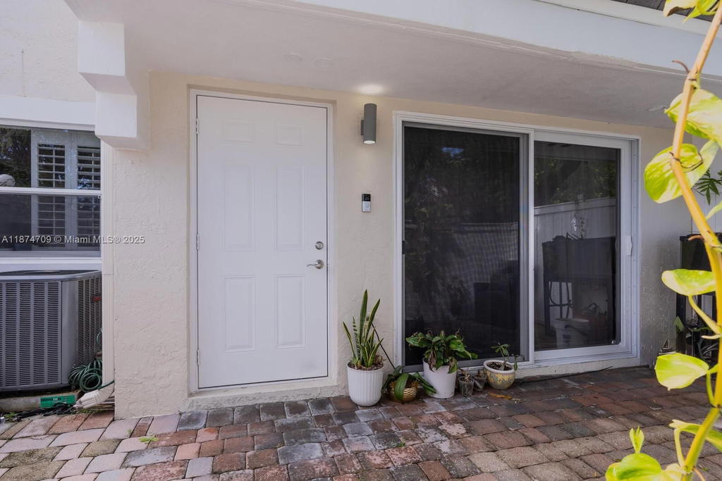 Real estate property located at 4550 68th Ct Cir #54-8, Miami-dade, Gables Point Condo I, Miami, FL