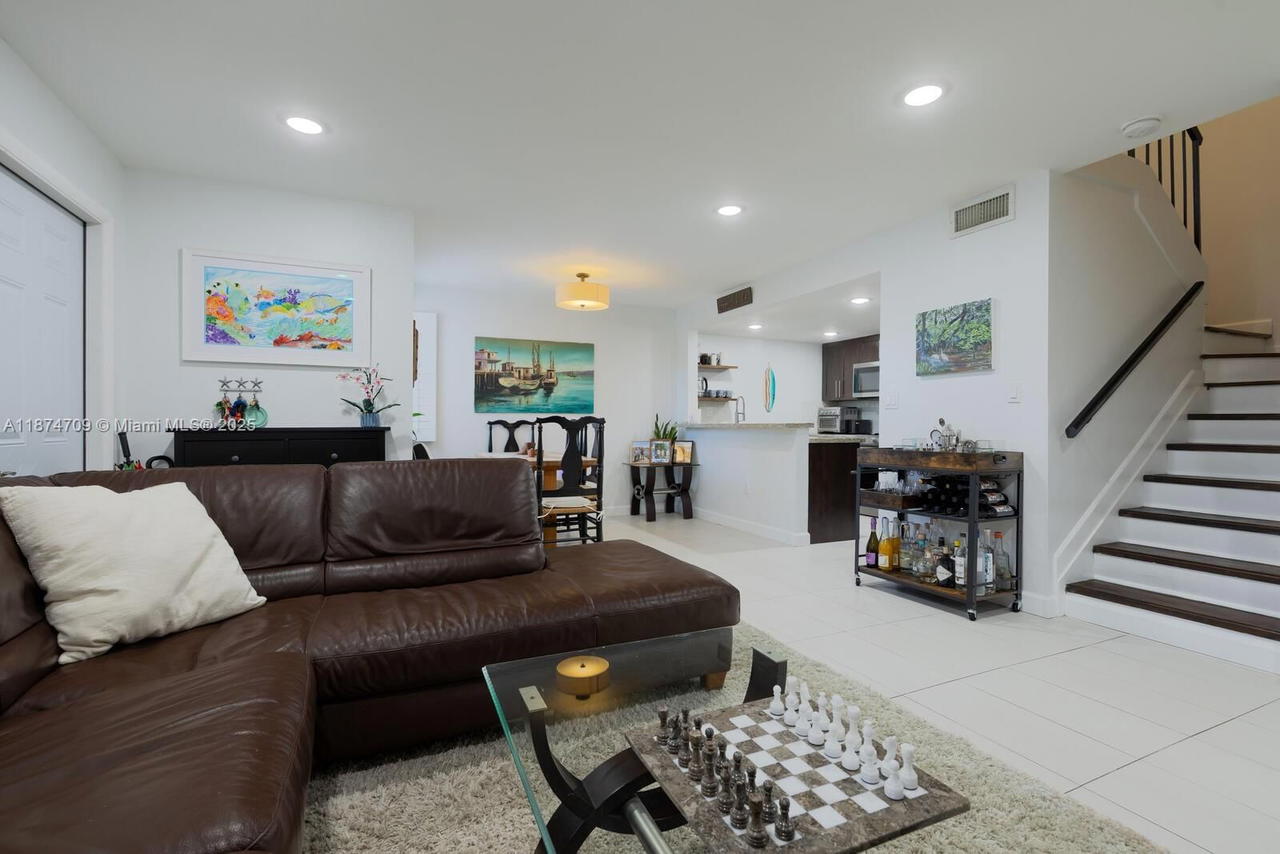 Real estate property located at 4550 68th Ct Cir #54-8, Miami-dade, Gables Point Condo I, Miami, FL