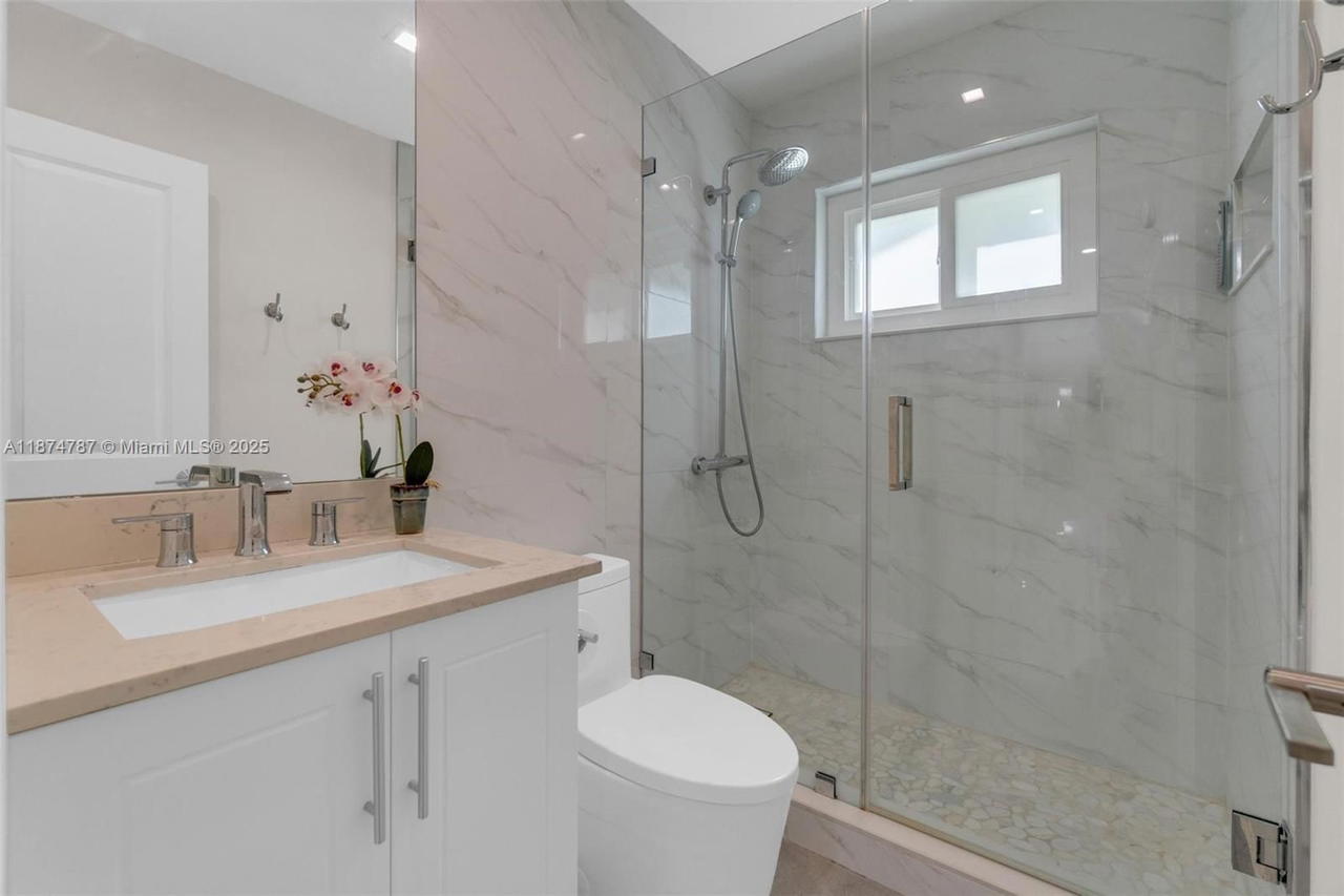 Real estate property located at 1900 126th Ct, Miami-dade, International Gardens Sec, Miami, FL
