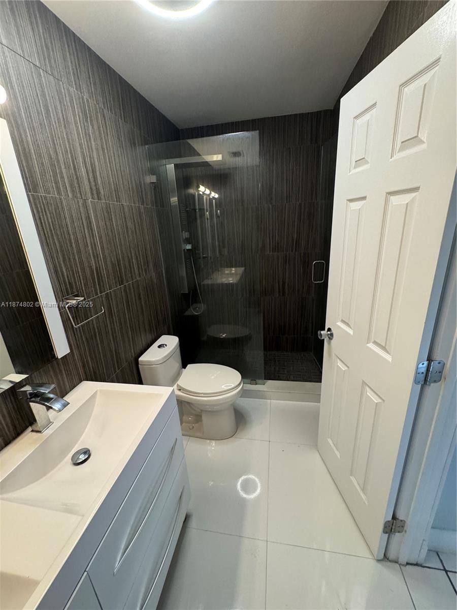 Real estate property located at 13261 17th Ln #26-5, Miami-dade, Playa Lago Condo Ph Ii, Miami, FL