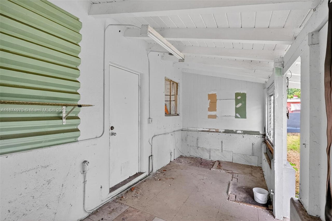 Real estate property located at 2850 4th St, Miami-dade, Palbicke & Garrisons Addn, Miami, FL