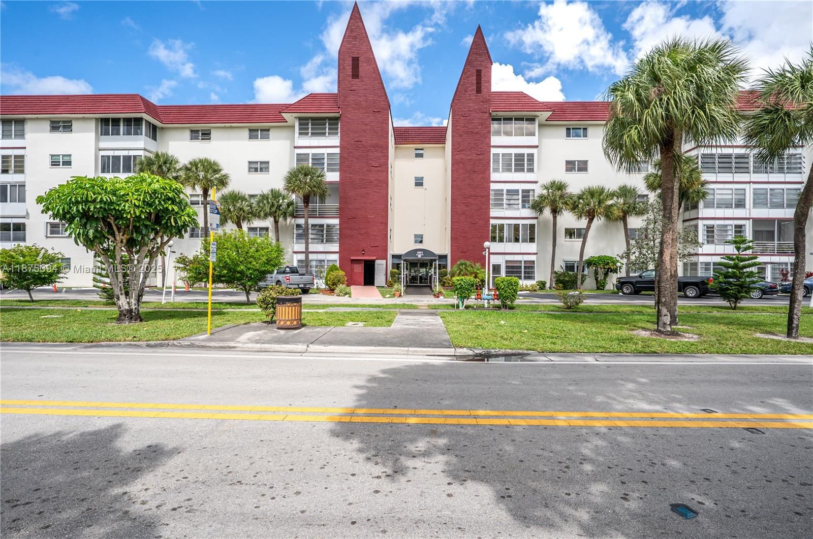 Real estate property located at 4851 21st St #214, Broward, Castle Apartments 14 Cond, Lauderhill, FL