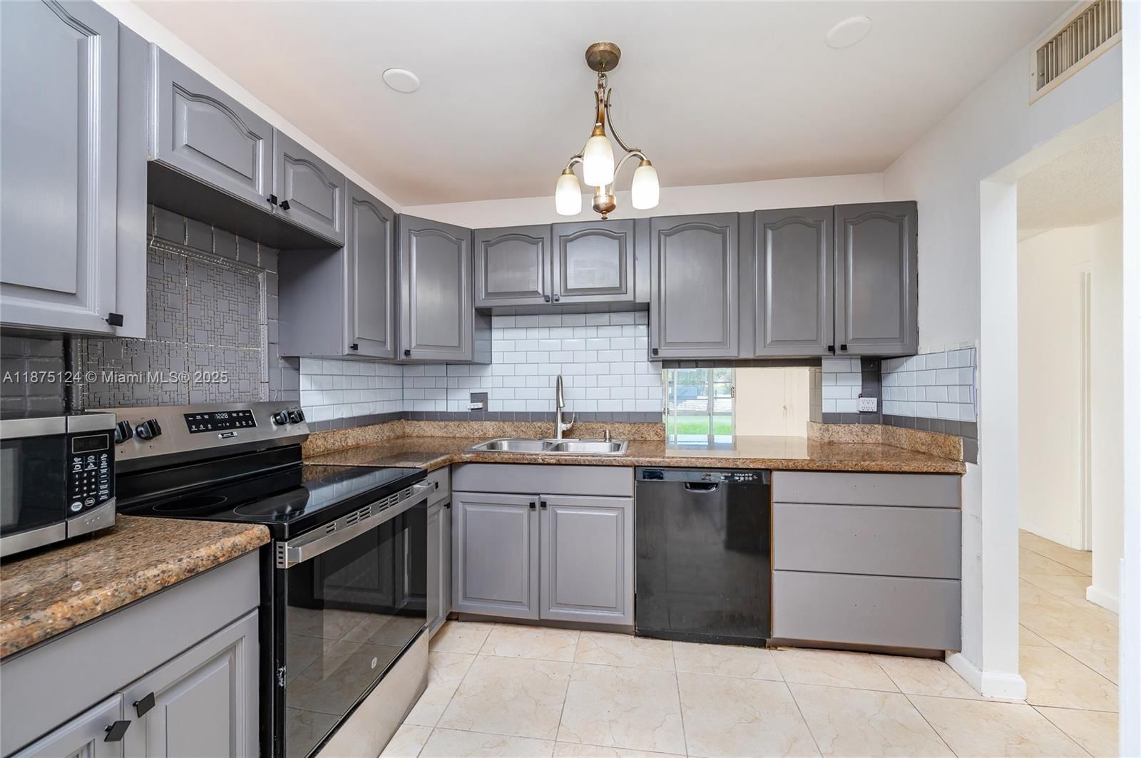 Real estate property located at 875 195th St #112, Miami-dade, Azure Lake Condo, Miami, FL