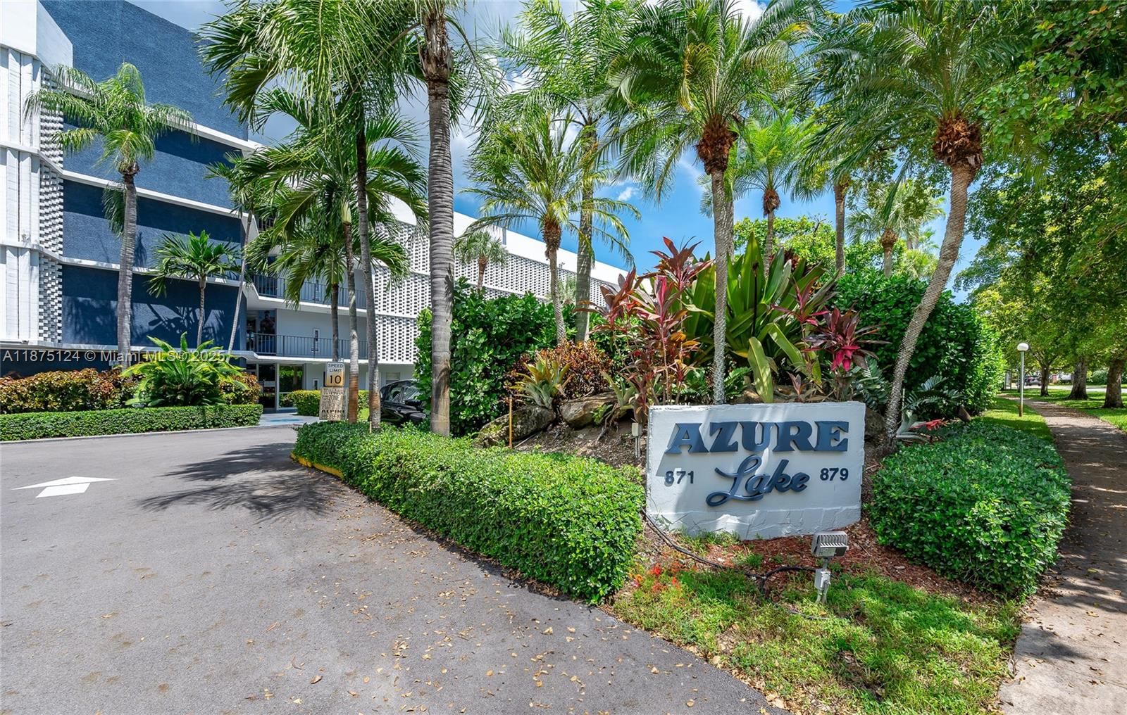 Real estate property located at 875 195th St #112, Miami-dade, Azure Lake Condo, Miami, FL