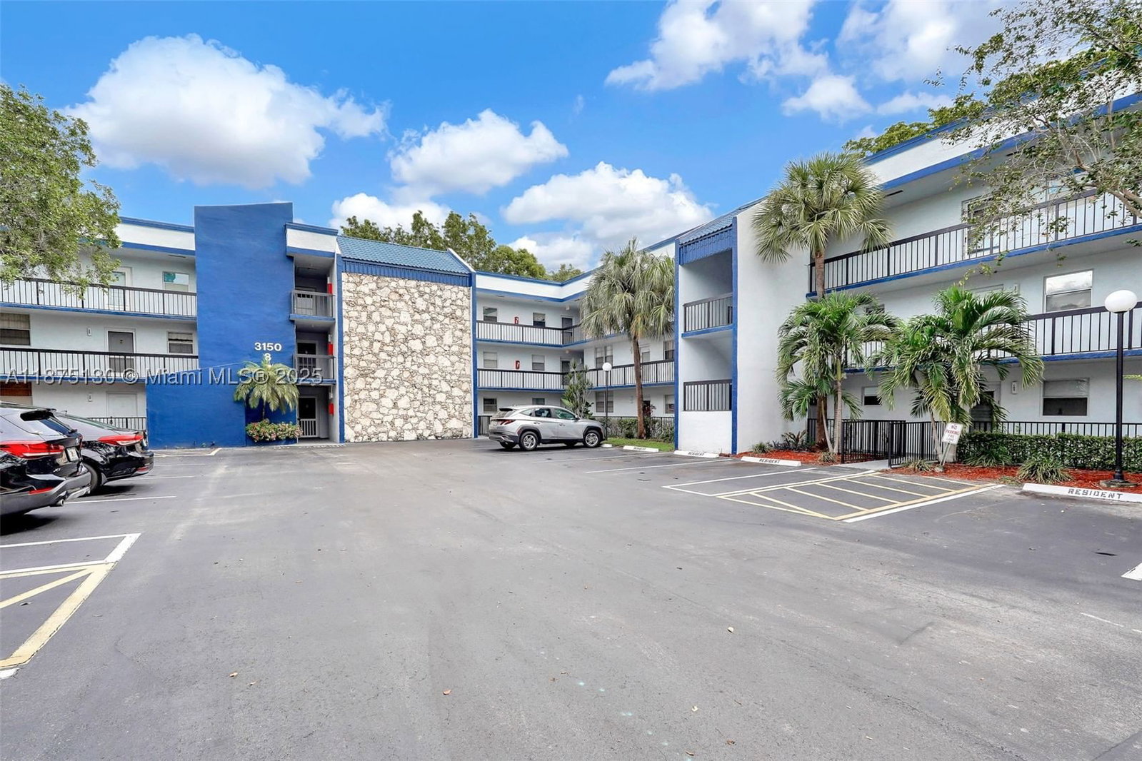 Real estate property located at 3150 Holiday Springs Blvd #8-305, Broward, Holiday Springs Village 1, Margate, FL