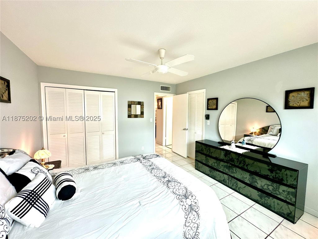 Real estate property located at 5300 Washington St A139, Broward, Beverly Hills Condo #1, Hollywood, FL