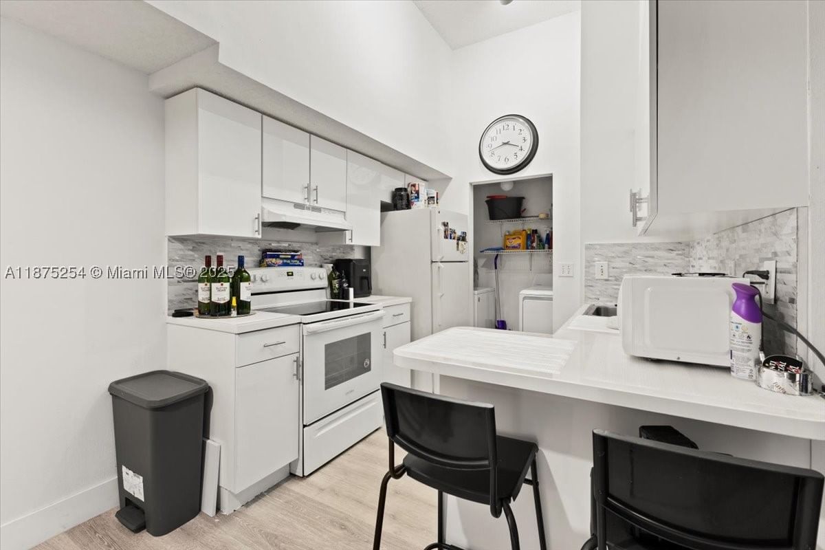 Real estate property located at 3261 Sabal Palm Mnr #206, Broward, Serenity Palms Condo, Davie, FL
