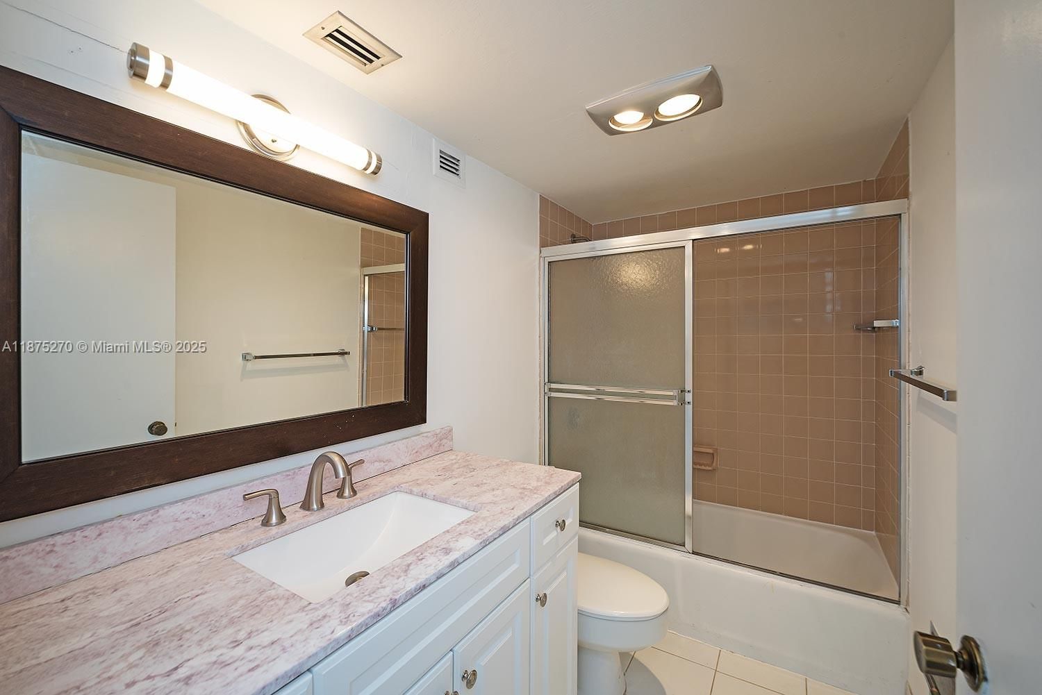 Real estate property located at 1901 Brickell Ave B2205, Miami-dade, Brickell Place Condo, Miami, FL