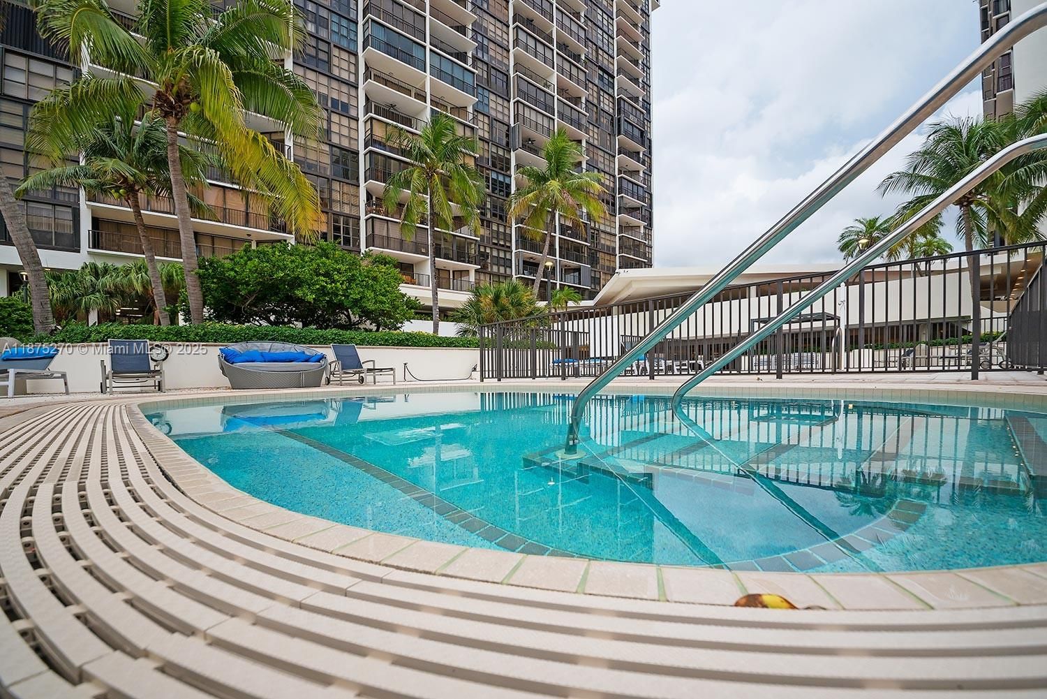 Real estate property located at 1901 Brickell Ave B2205, Miami-dade, Brickell Place Condo, Miami, FL