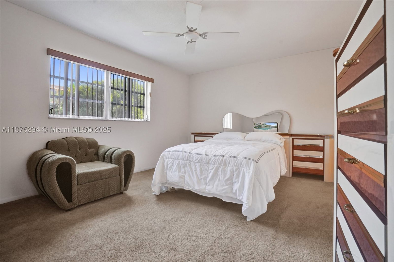 Real estate property located at 218 12th Ave #302, Broward, Meadowbrook Towers Condo, Hallandale Beach, FL