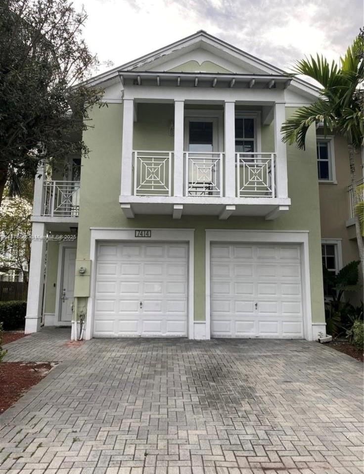 Real estate property located at 7414 107th Ct, Miami-dade, Reserve At Doral East, Doral, FL