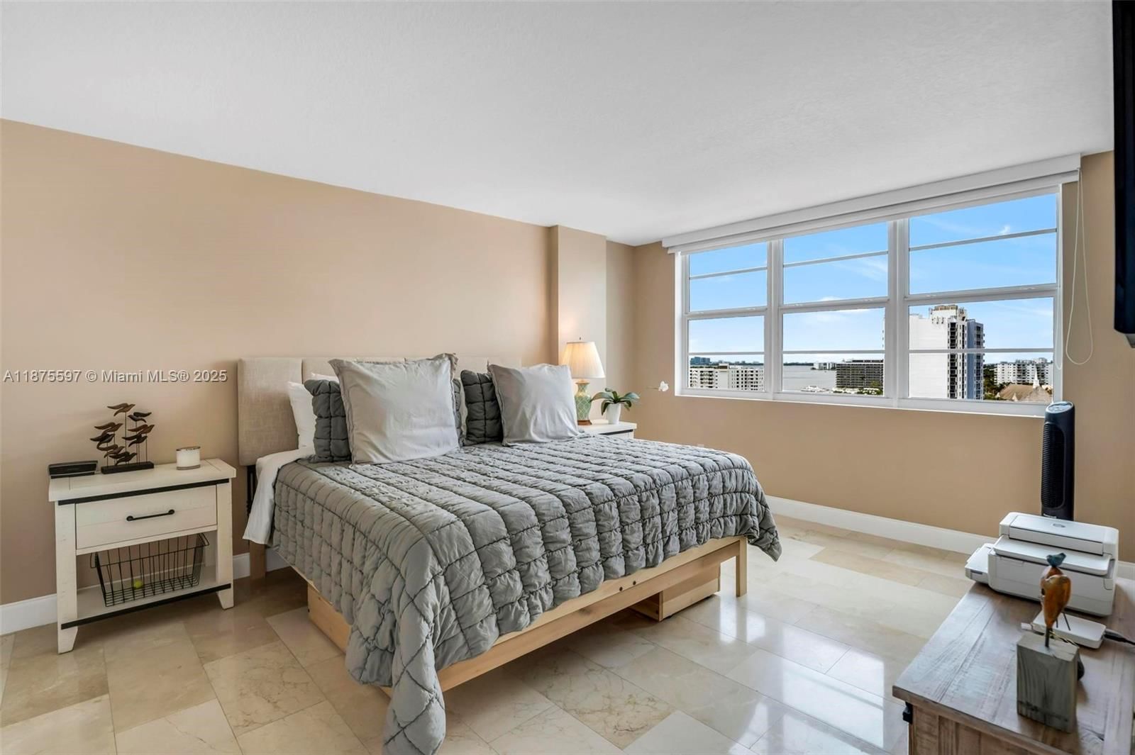 Real estate property located at 6917 Collins Ave #1420, Miami-dade, The Collins Condo, Miami Beach, FL