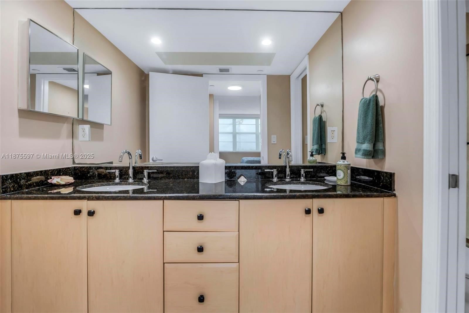 Real estate property located at 6917 Collins Ave #1420, Miami-dade, The Collins Condo, Miami Beach, FL
