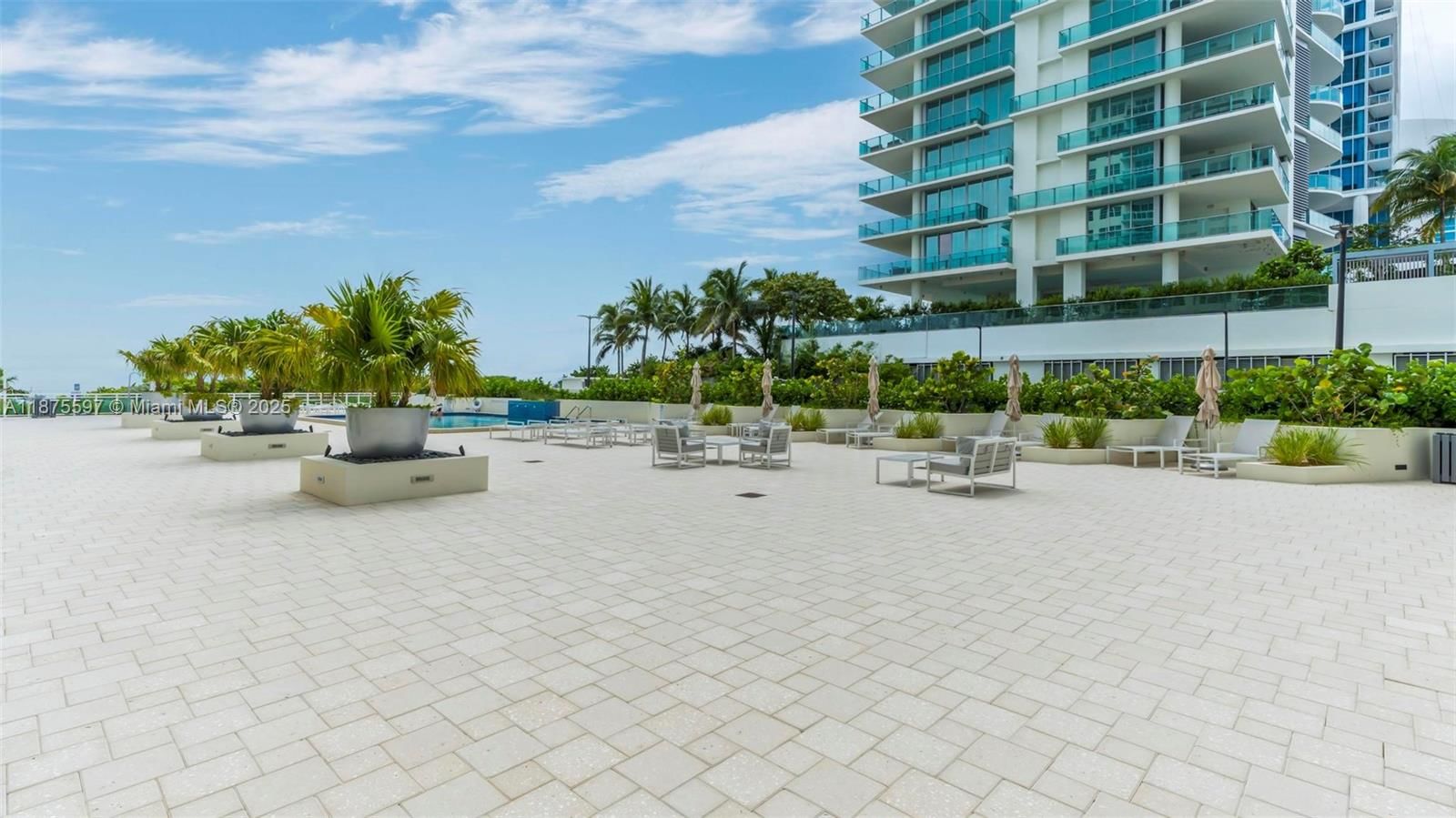 Real estate property located at 6917 Collins Ave #1420, Miami-dade, The Collins Condo, Miami Beach, FL