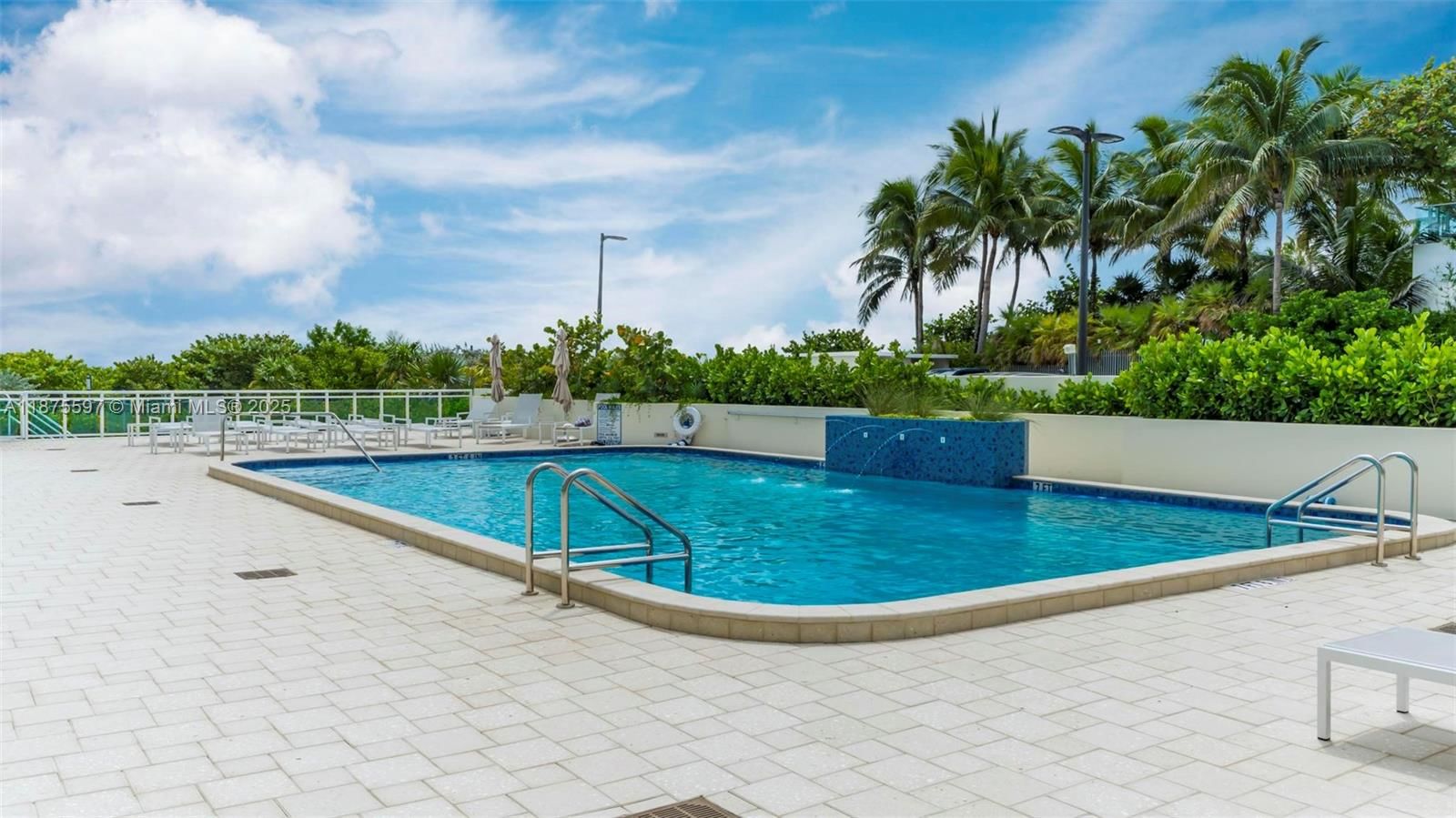Real estate property located at 6917 Collins Ave #1420, Miami-dade, The Collins Condo, Miami Beach, FL