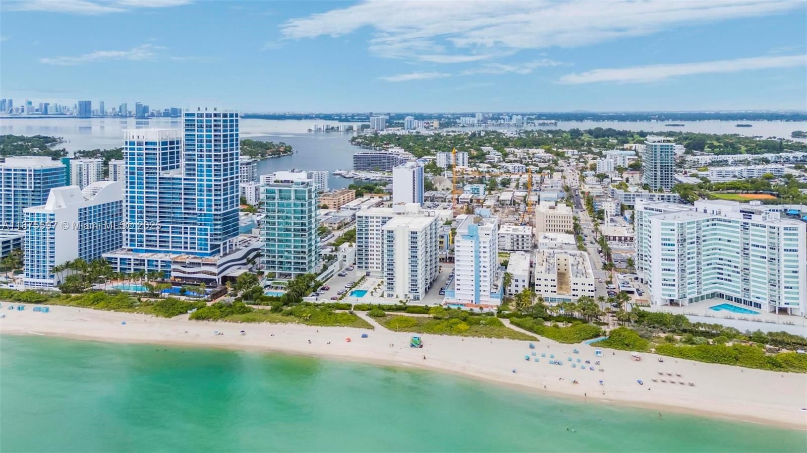 Real estate property located at 6917 Collins Ave #1420, Miami-dade, The Collins Condo, Miami Beach, FL