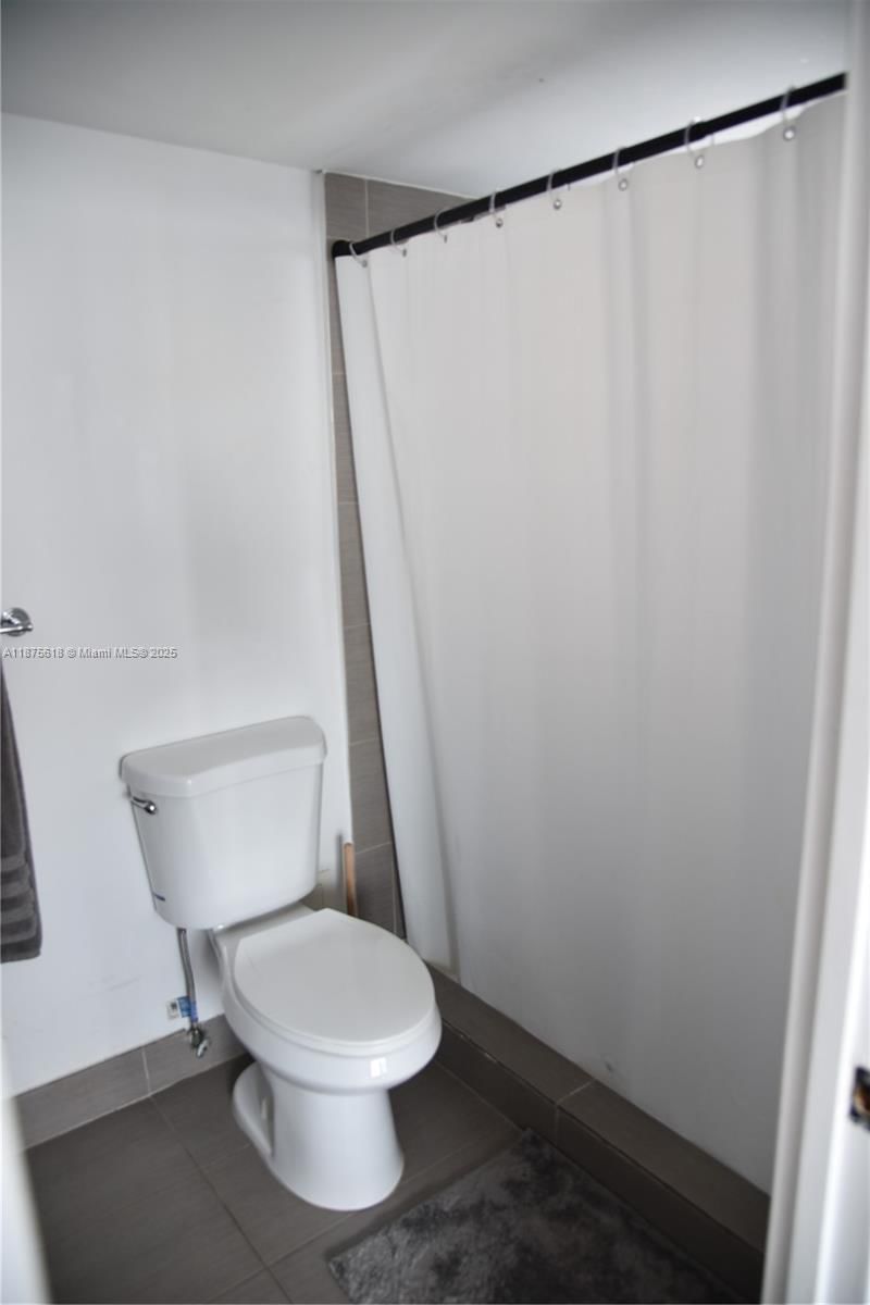 Real estate property located at 6855 Abbott Ave #703, Miami-dade, Villa Royal Condo, Miami Beach, FL