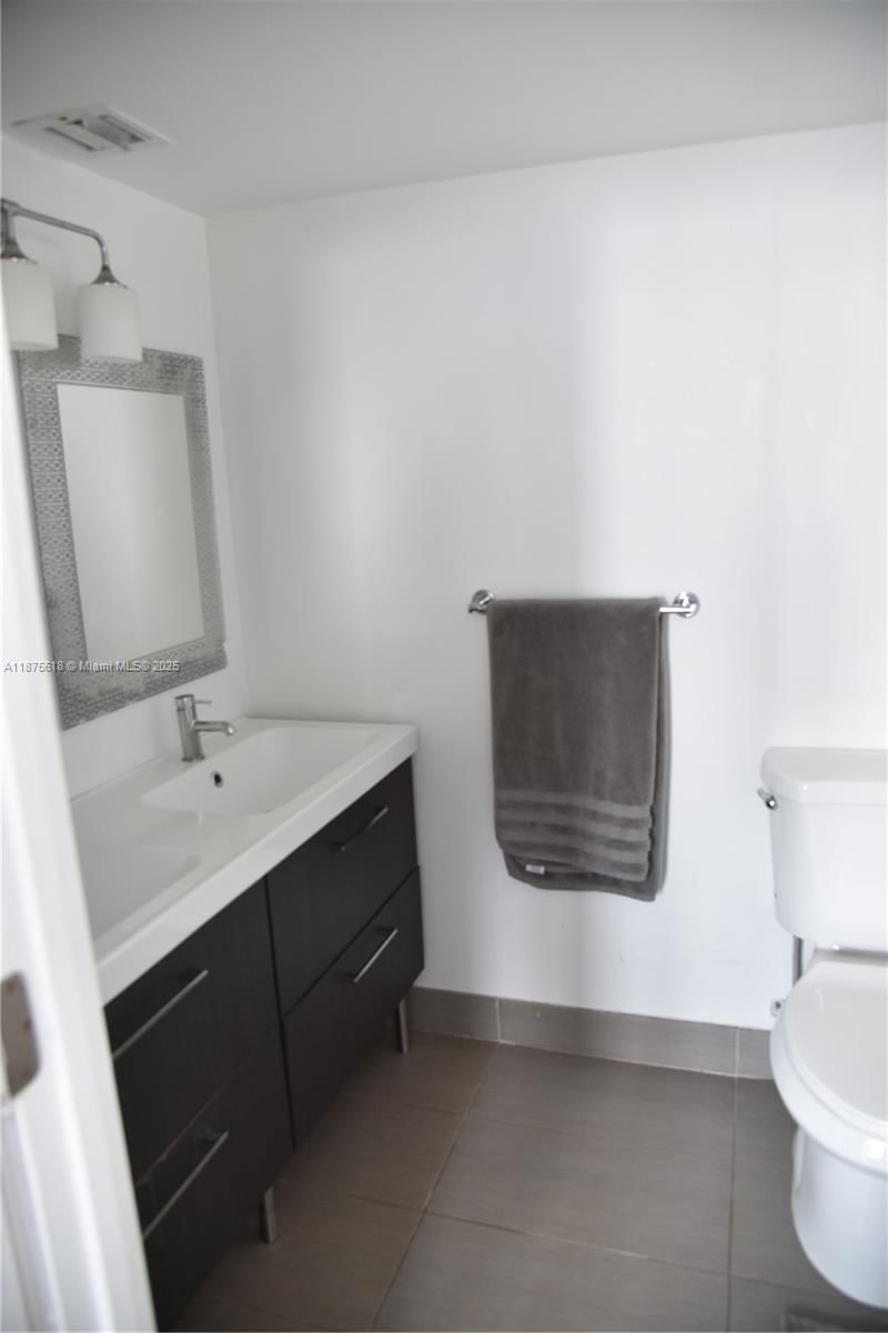 Real estate property located at 6855 Abbott Ave #703, Miami-dade, Villa Royal Condo, Miami Beach, FL