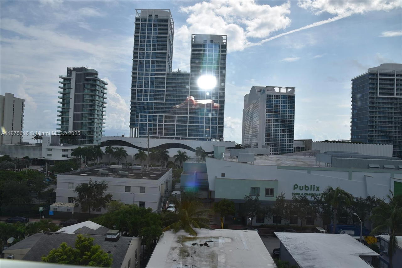 Real estate property located at 6855 Abbott Ave #703, Miami-dade, Villa Royal Condo, Miami Beach, FL