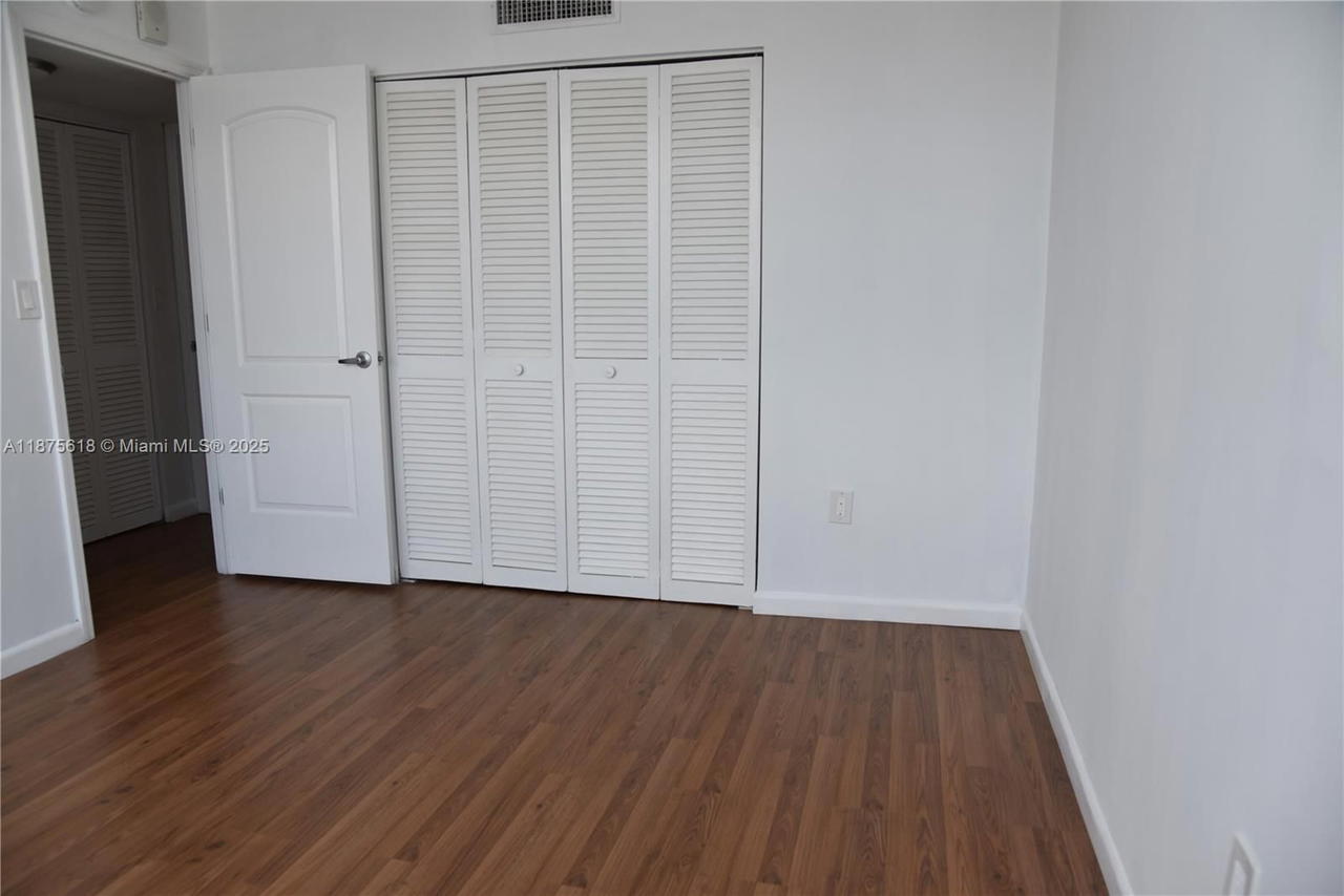 Real estate property located at 6855 Abbott Ave #703, Miami-dade, Villa Royal Condo, Miami Beach, FL