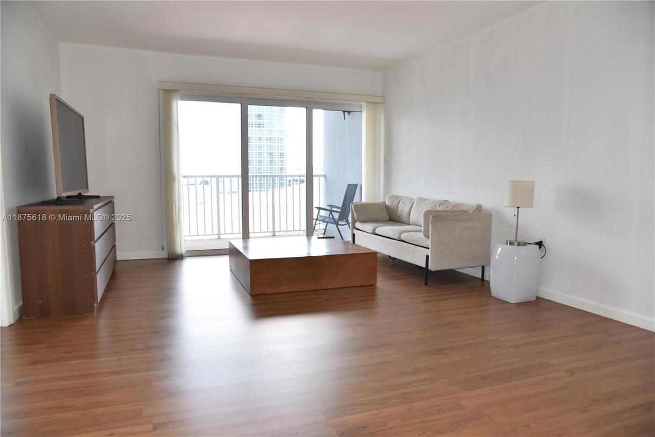 Real estate property located at 6855 Abbott Ave #703, Miami-dade, Villa Royal Condo, Miami Beach, FL