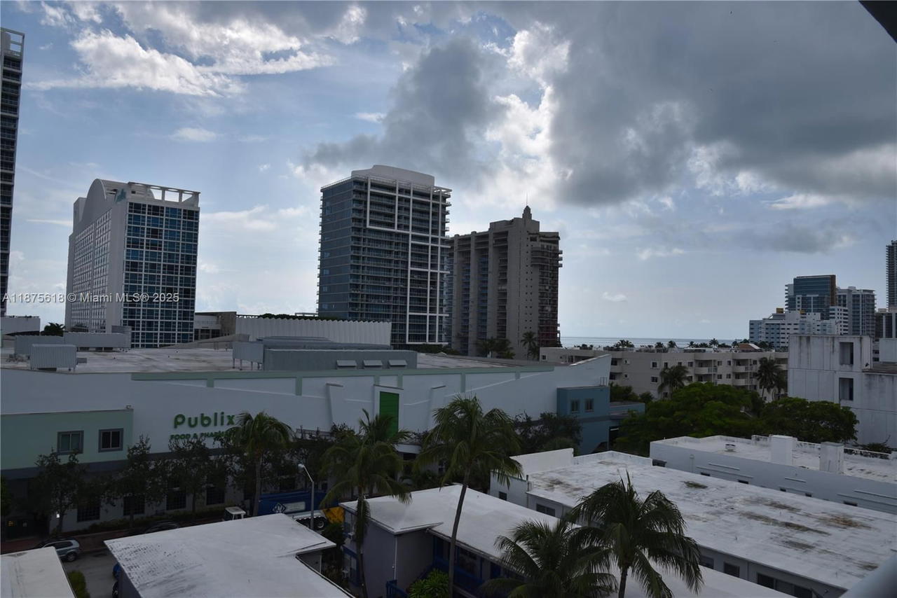 Real estate property located at 6855 Abbott Ave #703, Miami-dade, Villa Royal Condo, Miami Beach, FL