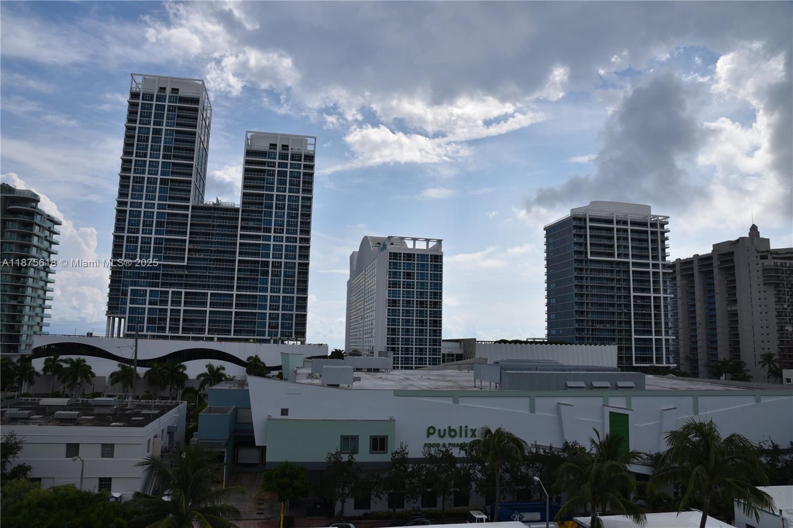 Real estate property located at 6855 Abbott Ave #703, Miami-dade, Villa Royal Condo, Miami Beach, FL