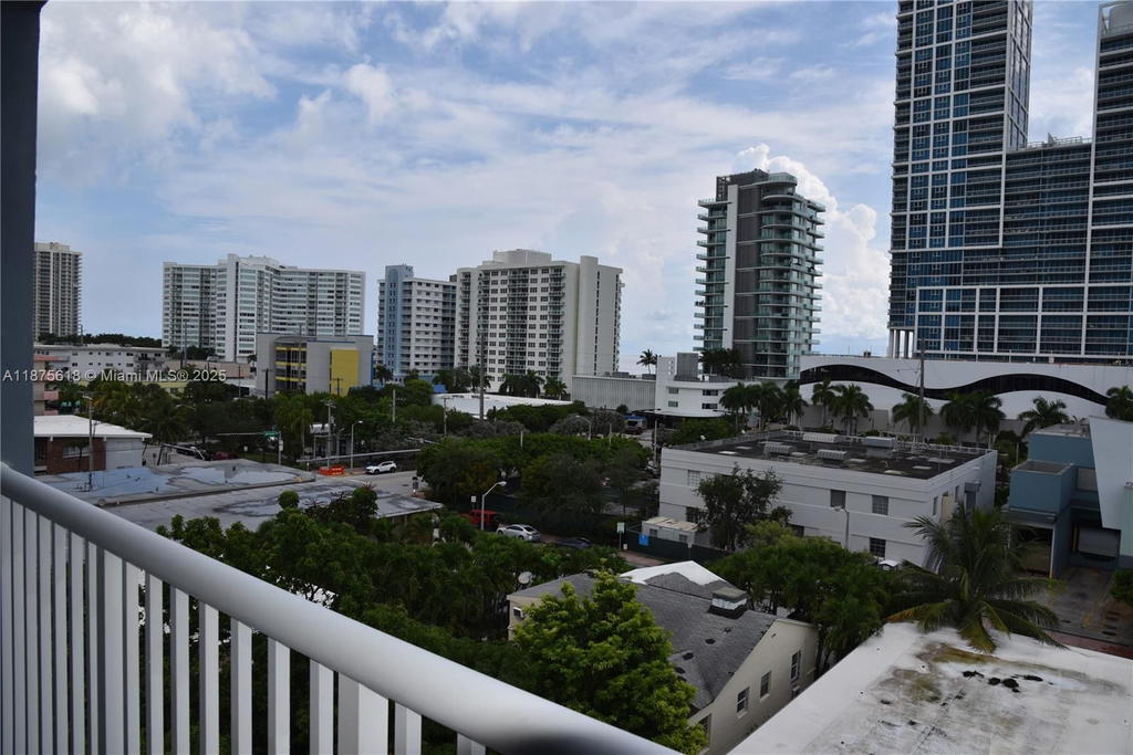 Real estate property located at 6855 Abbott Ave #703, Miami-dade, Villa Royal Condo, Miami Beach, FL