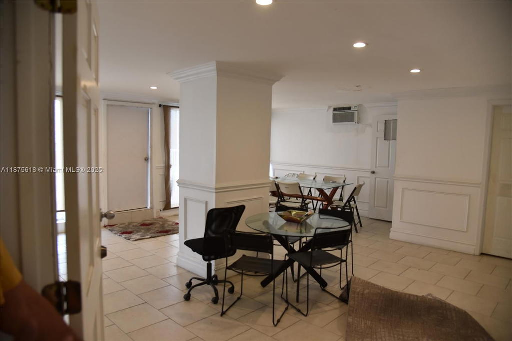 Real estate property located at 6855 Abbott Ave #703, Miami-dade, Villa Royal Condo, Miami Beach, FL
