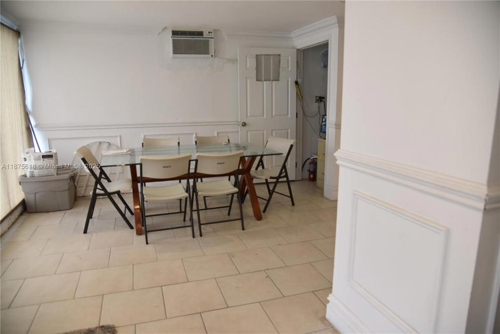 Real estate property located at 6855 Abbott Ave #703, Miami-dade, Villa Royal Condo, Miami Beach, FL