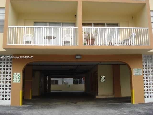 Real estate property located at 6855 Abbott Ave #703, Miami-dade, Villa Royal Condo, Miami Beach, FL