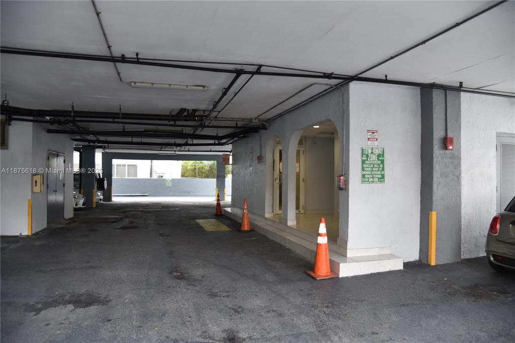 Real estate property located at 6855 Abbott Ave #703, Miami-dade, Villa Royal Condo, Miami Beach, FL