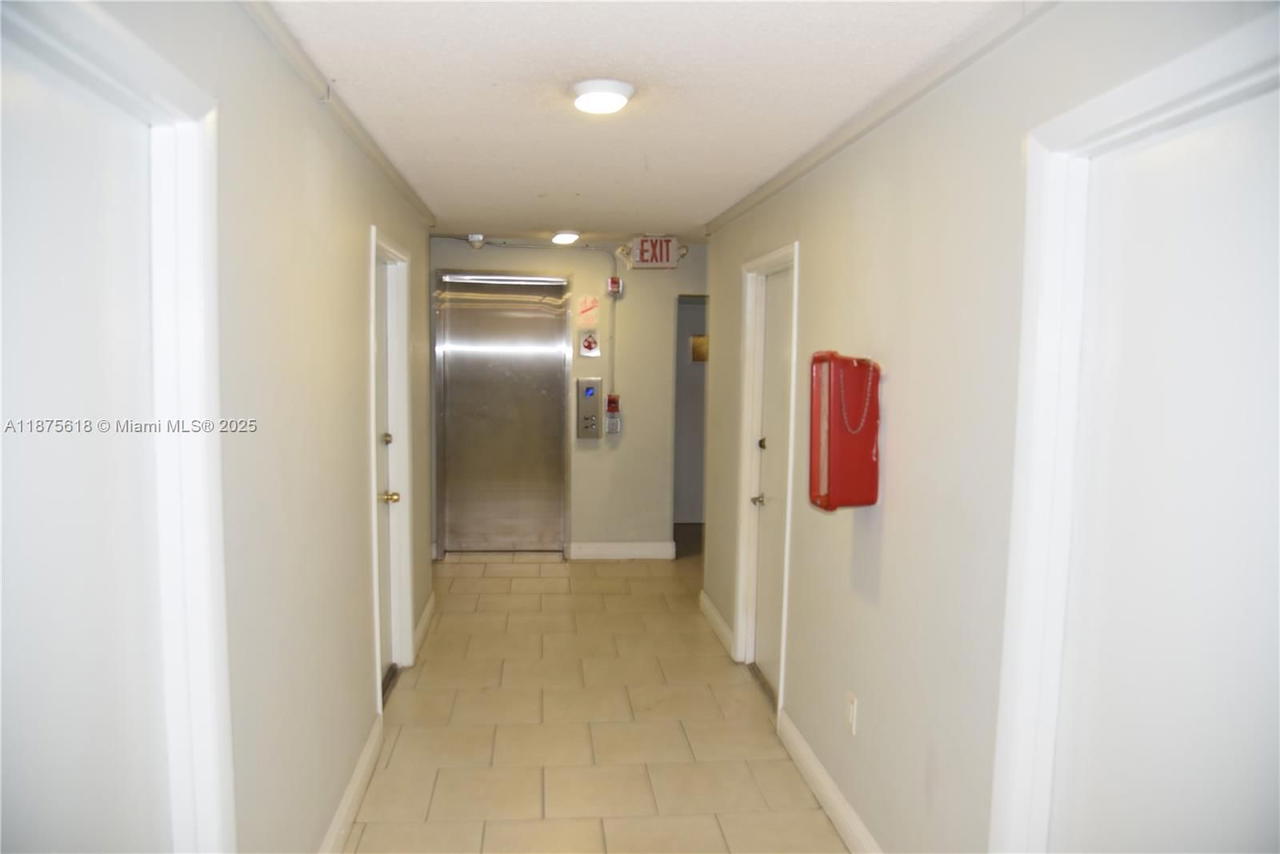 Real estate property located at 6855 Abbott Ave #703, Miami-dade, Villa Royal Condo, Miami Beach, FL
