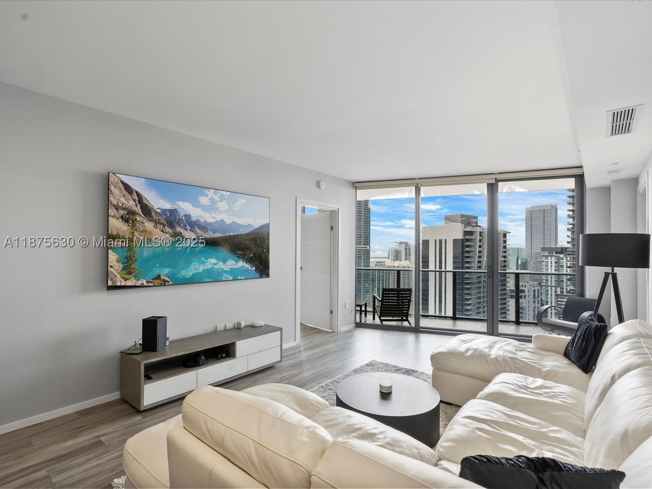 Real estate property located at 801 Miami Ave #4402, Miami-dade, 801 Sma Residences Condo, Miami, FL