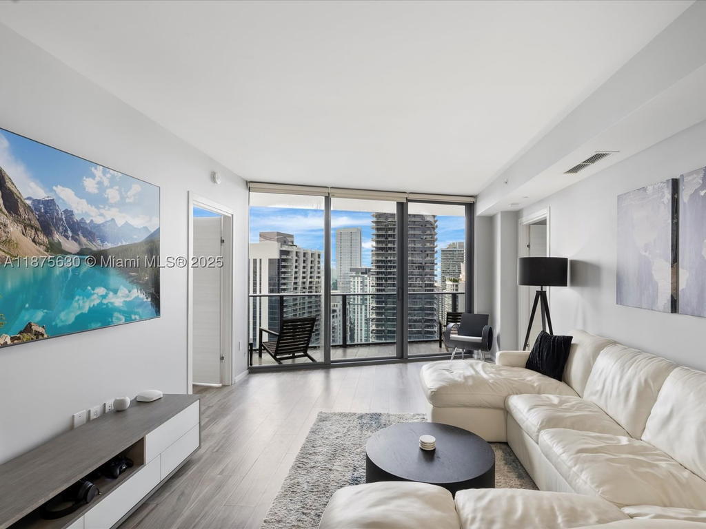 Real estate property located at 801 Miami Ave #4402, Miami-dade, 801 Sma Residences Condo, Miami, FL